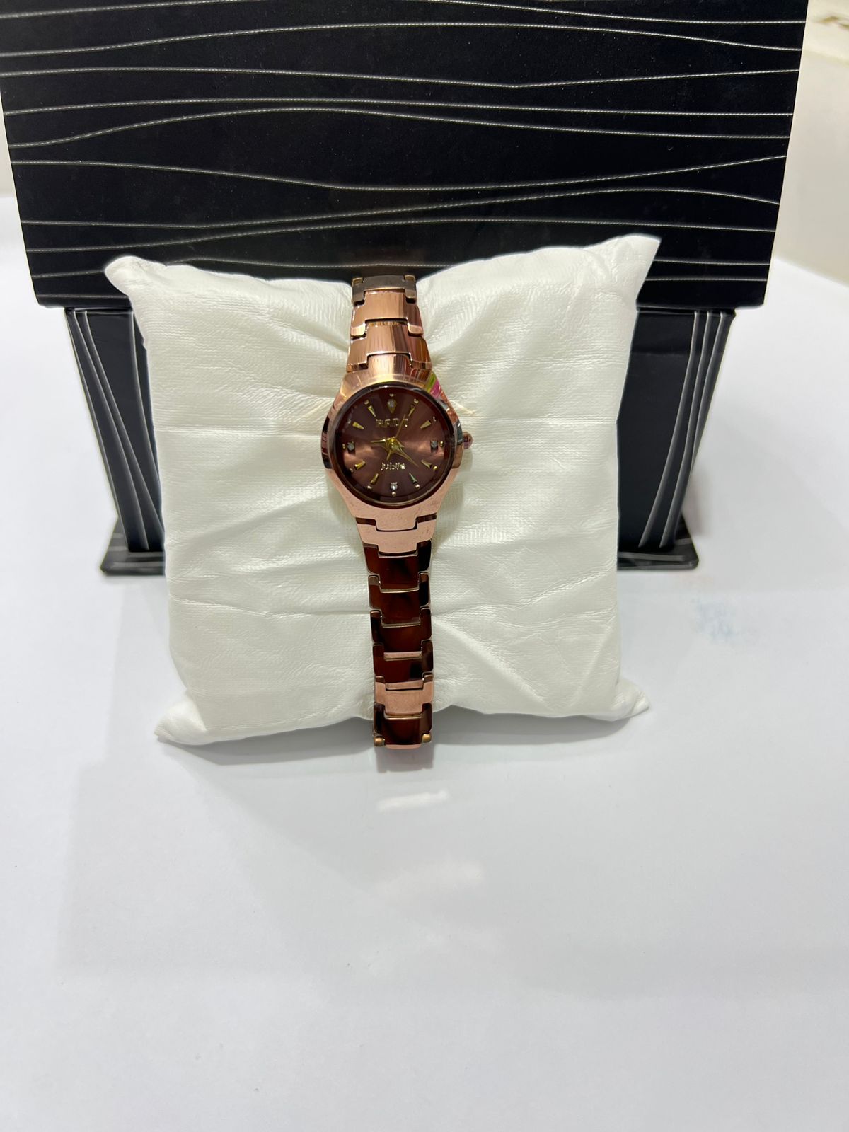 Luxury Ceramic Ladies Watch – Elegant Design