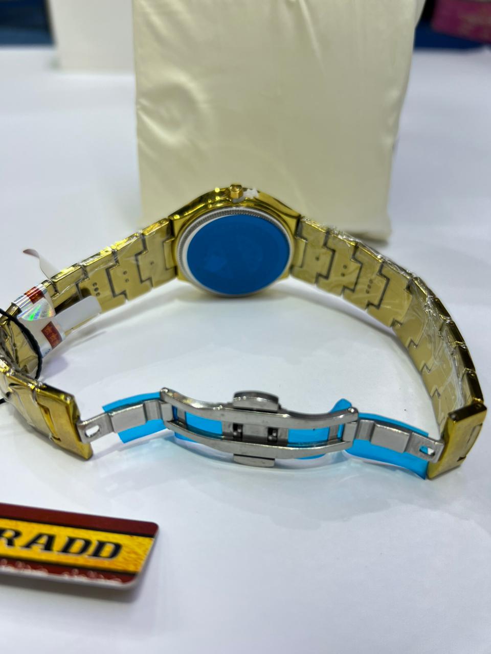 Luxury Gold Metal Watch with Diamond Dial – Premium IRADO Design